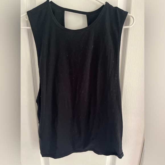 Fabletics top bundle - Picture 3 of 6